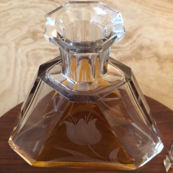 CUT CRYSTAL DECANTER SET W 6 SHOT GLASSES • CLEAR & AMBER COLORED • WOODEN TRAY - Picture 12 of 16